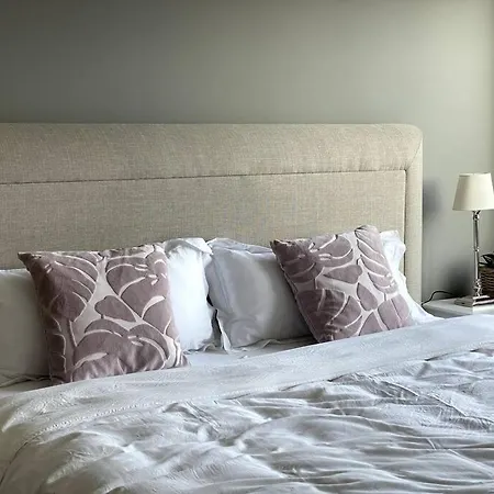 Airport-messe Luxuswohnung, Circa 10 Minuten Entfernt 4 *