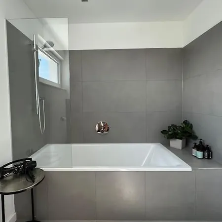 Airport-messe Luxuswohnung, Circa 10 Minuten Entfernt 4 Apartamento *