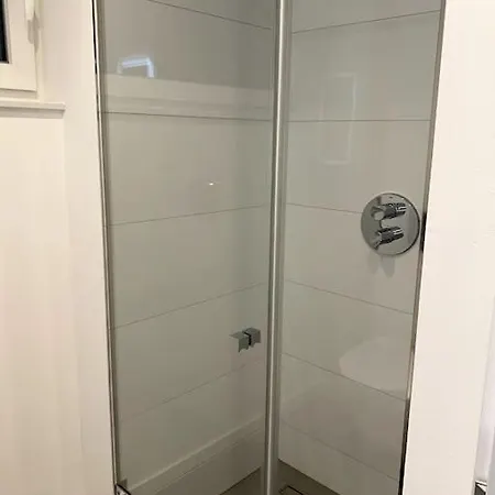 Airport-messe Luxuswohnung, Circa 10 Minuten Entfernt 4 Appartement