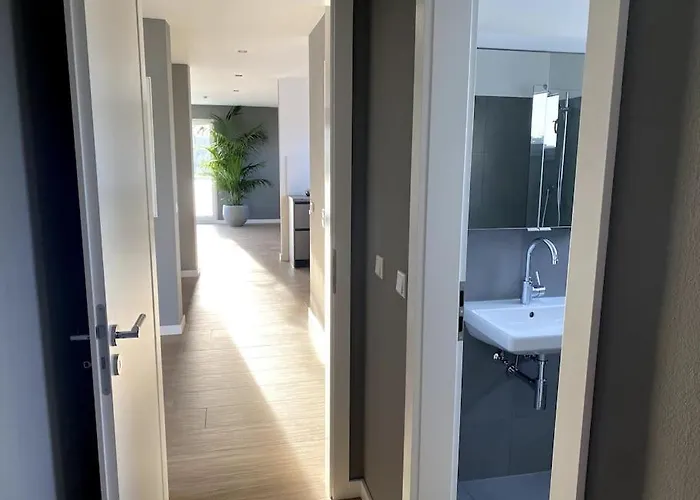 Airport-messe Luxuswohnung, Circa 10 Minuten Entfernt 4 Meerbusch