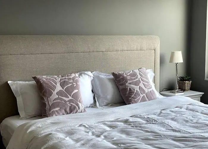 Airport-messe Luxuswohnung, Circa 10 Minuten Entfernt 4 *