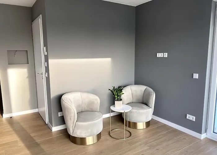 Lejlighed Airport-messe Luxuswohnung, Circa 10 Minuten Entfernt 4 *