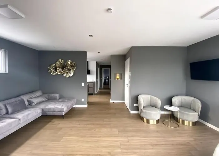 Airport-messe Luxuswohnung, Circa 10 Minuten Entfernt 4 *