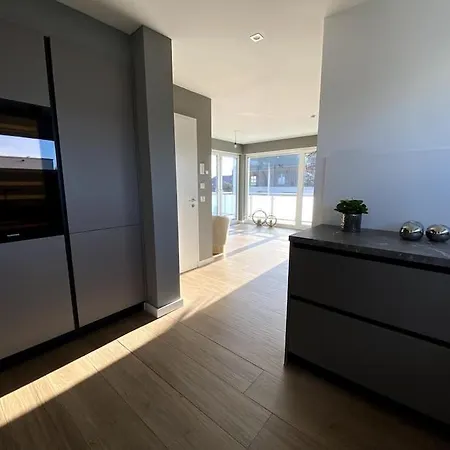 Apartment Airport-messe Luxuswohnung, Circa 10 Minuten Entfernt *