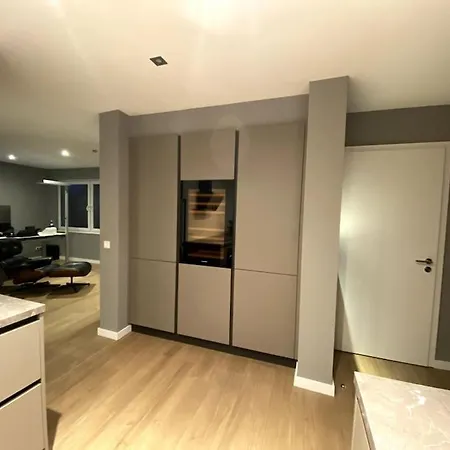 Airport-messe Luxuswohnung, Circa 10 Minuten Entfernt Apartment Meerbusch