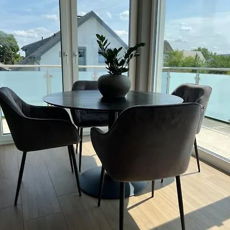 Airport-messe Luxuswohnung, Circa 10 Minuten Entfernt Apartment Meerbusch